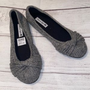 American Eagle womens flats